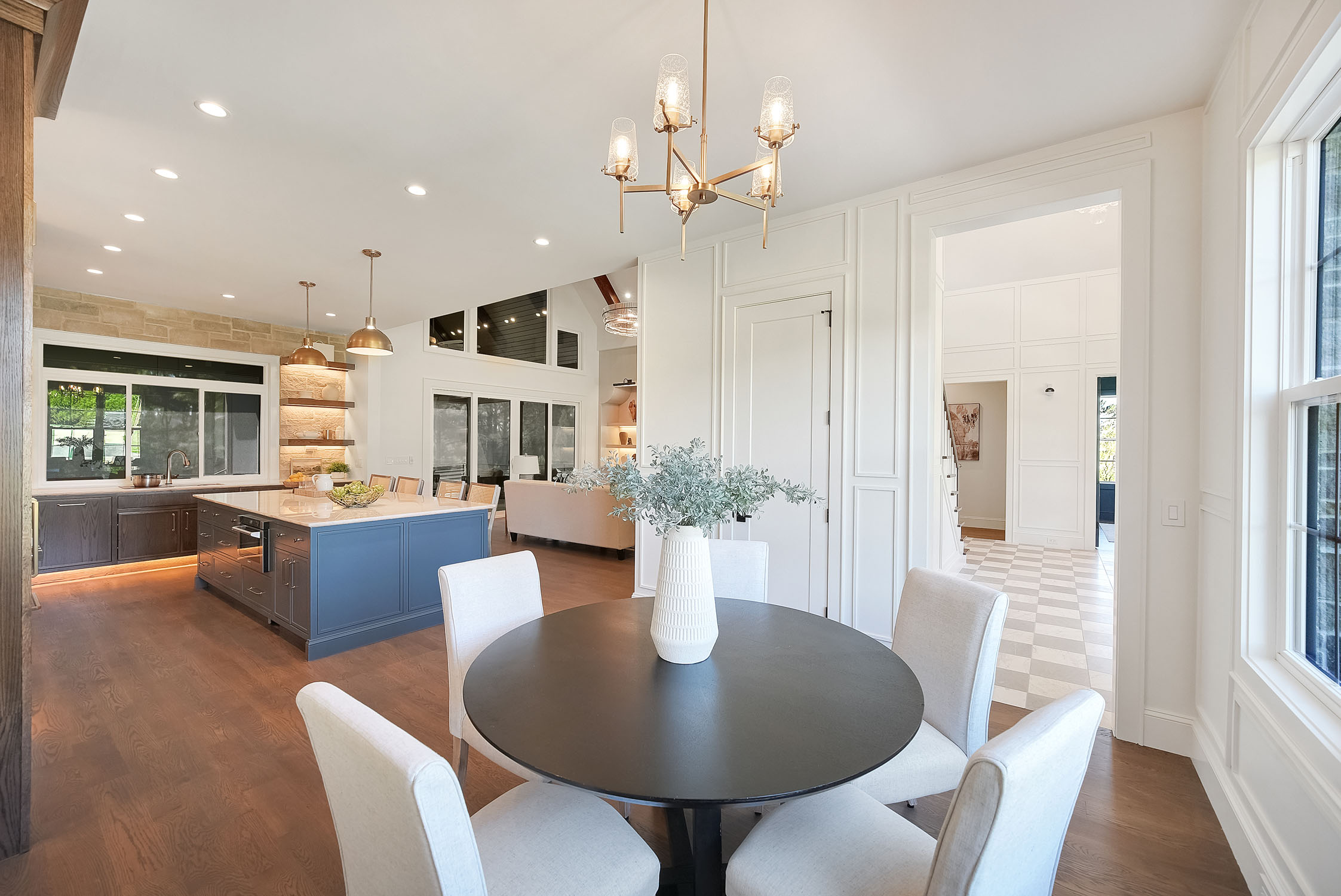 Modern open-concept kitchen and dining area